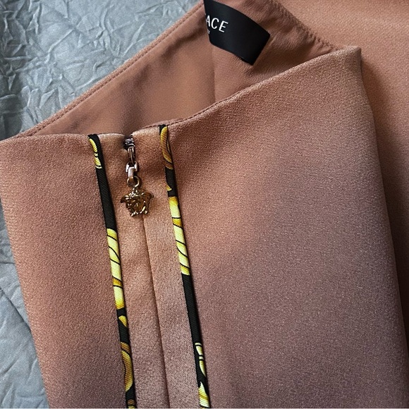 🔥FLASH SALE $299🔥 NWOT Versace mini skirt - Picture 3 of 7